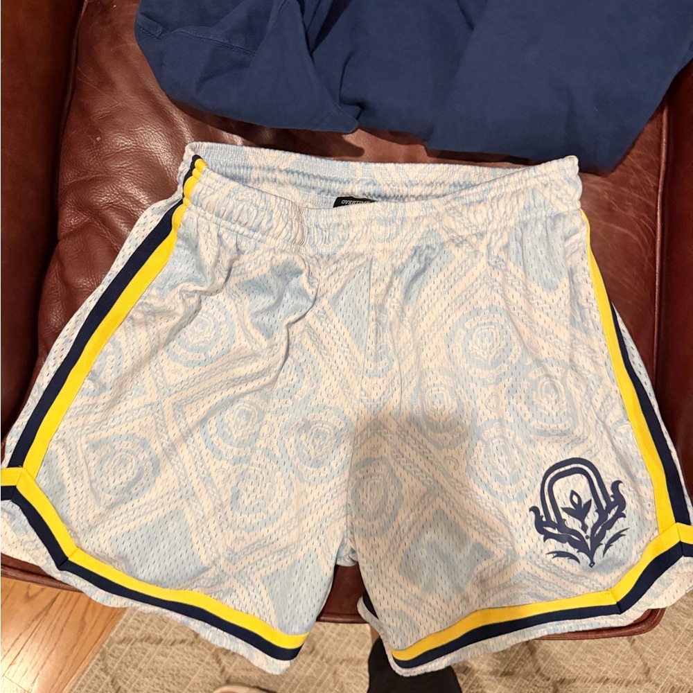 Overtime Navy Blue Graphic T-Shirt and Patterned Shorts Set - Picture 5 of 5